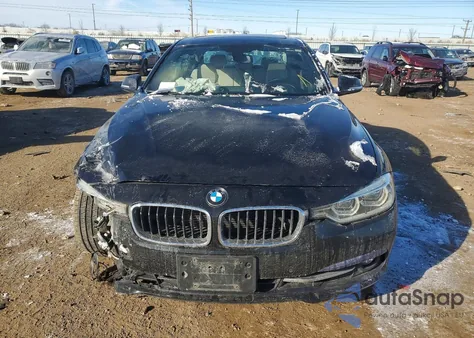 2016 BMW 328 Xi Sulev z USA, uszkodzony, nr VIN WBA8E3G52GNT79360